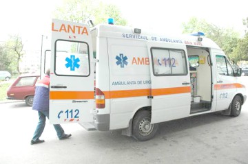 Doi minori au fost transportaţi la spital în urma unui accident rutier